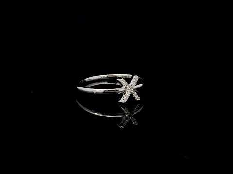 Rotating video showing the jewelry item