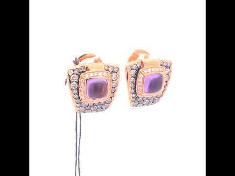 Rotating video showing the jewelry item