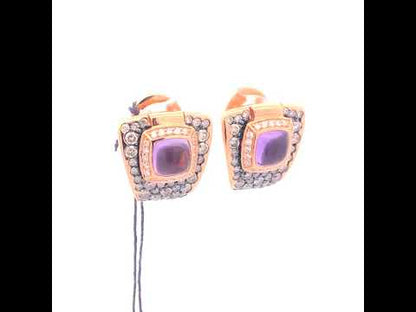 Rotating video showing the jewelry item