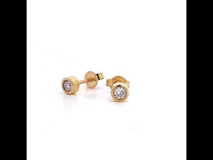 Rotating video showing the jewelry item