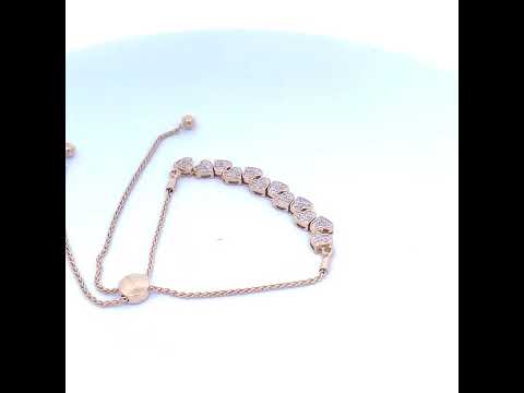 Rotating video showing the jewelry item