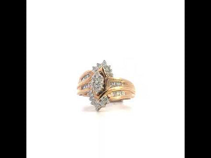 Rotating video showing the jewelry item