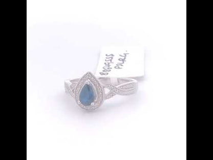 Rotating video showing the jewelry item