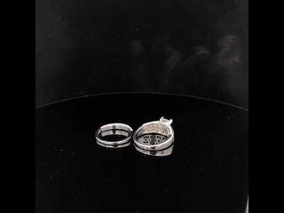 Rotating video showing the jewelry item