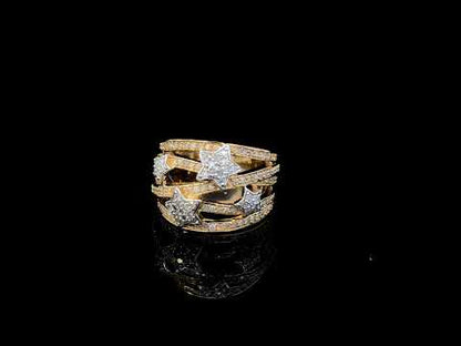 Rotating video showing the jewelry item