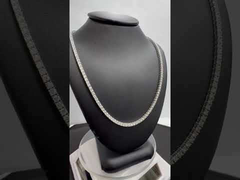 Rotating video showing the jewelry item