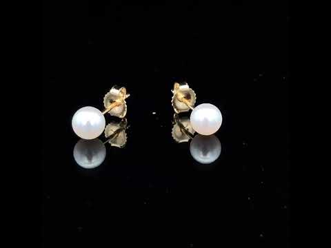 Rotating video showing the jewelry item