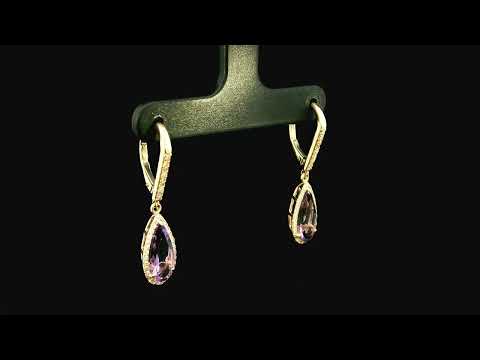 Rotating video showing the jewelry item
