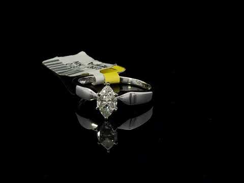 Rotating video showing the jewelry item