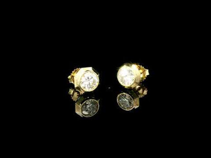 Rotating video showing the jewelry item