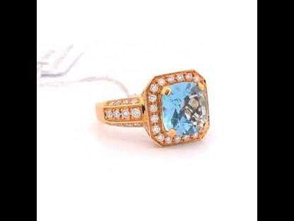 Rotating video showing the jewelry item