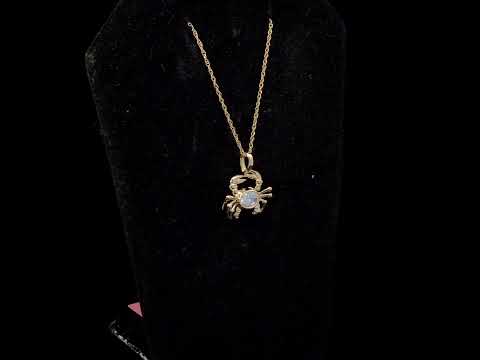 Rotating video showing the jewelry item