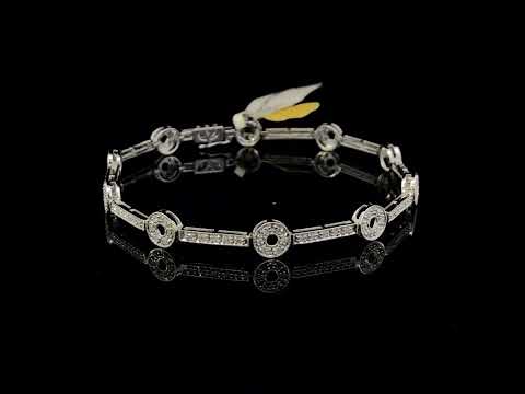 Rotating video showing the jewelry item
