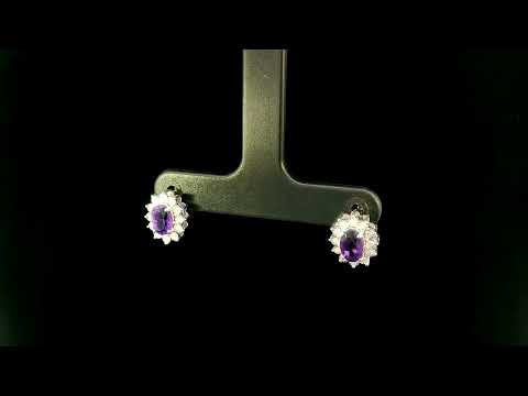 Rotating video showing the jewelry item