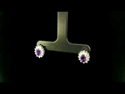 Rotating video showing the jewelry item