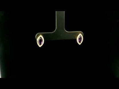 Rotating video showing the jewelry item