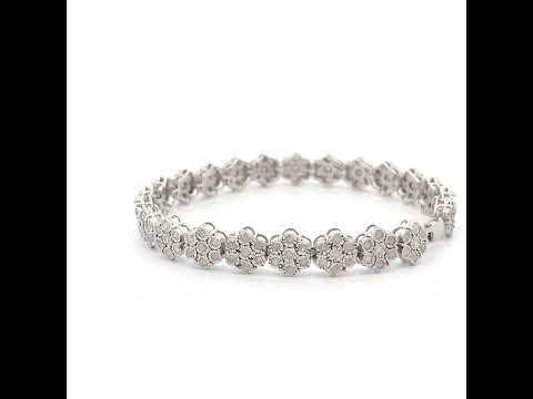 Rotating video showing the jewelry item