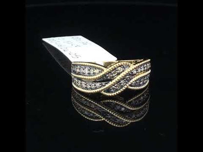 Rotating video showing the jewelry item