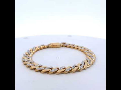 Rotating video showing the jewelry item