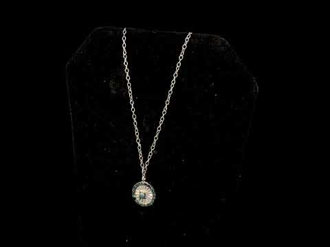 Rotating video showing the jewelry item