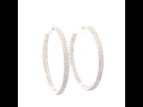 Rotating video showing the jewelry item