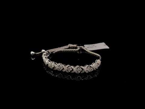 Rotating video showing the jewelry item