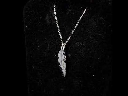 Rotating video showing the jewelry item
