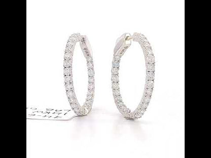 Rotating video showing the jewelry item