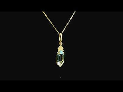 Rotating video showing the jewelry item