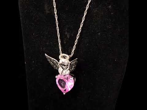 Rotating video showing the jewelry item