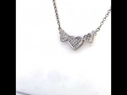 Rotating video showing the jewelry item