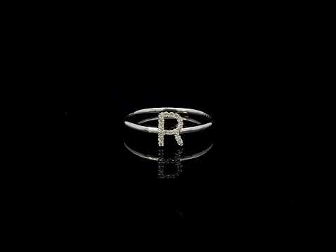 Rotating video showing the jewelry item