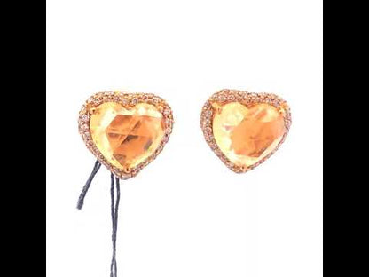 Rotating video showing the jewelry item