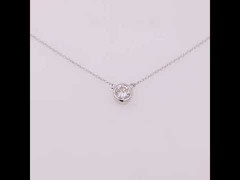 Rotating video showing the jewelry item