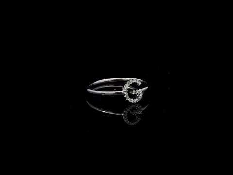 Rotating video showing the jewelry item