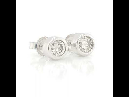 Rotating video showing the jewelry item