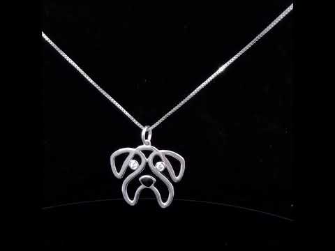 Rotating video showing the jewelry item