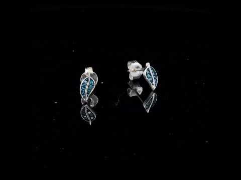 Rotating video showing the jewelry item
