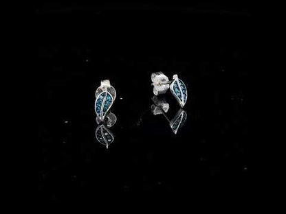 Rotating video showing the jewelry item