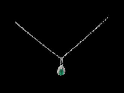 Rotating video showing the jewelry item