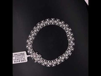 Rotating video showing the jewelry item