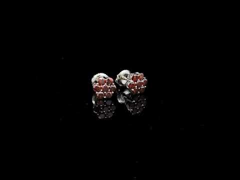 Rotating video showing the jewelry item
