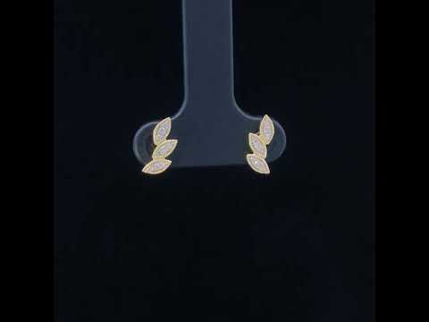 Rotating video showing the jewelry item