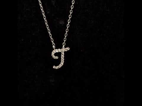 Rotating video showing the jewelry item