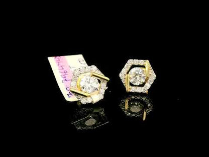 Rotating video showing the jewelry item