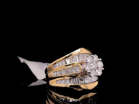 Rotating video showing the jewelry item