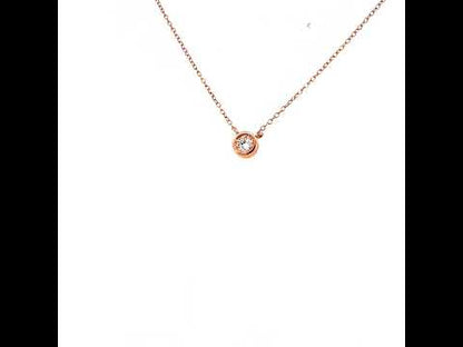 Rotating video showing the jewelry item