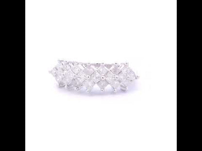 Rotating video showing the jewelry item