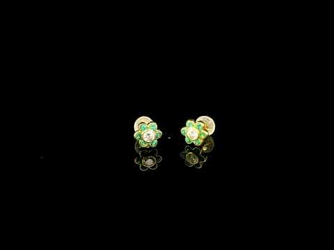 Rotating video showing the jewelry item