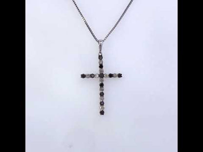 Rotating video showing the jewelry item